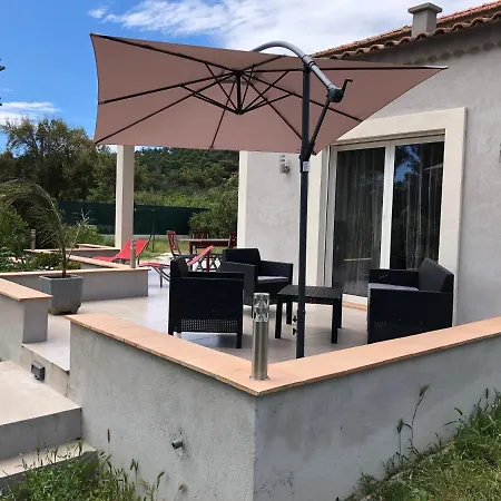 Les Cents Cypres Villa *